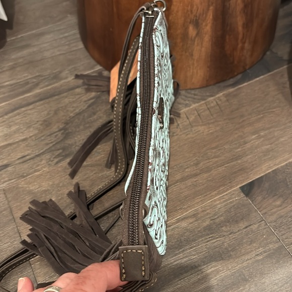 Justin Suede Look Fringe Tooled Sunflower,zip top,adjust/removable strap,pockets - Picture 4 of 10